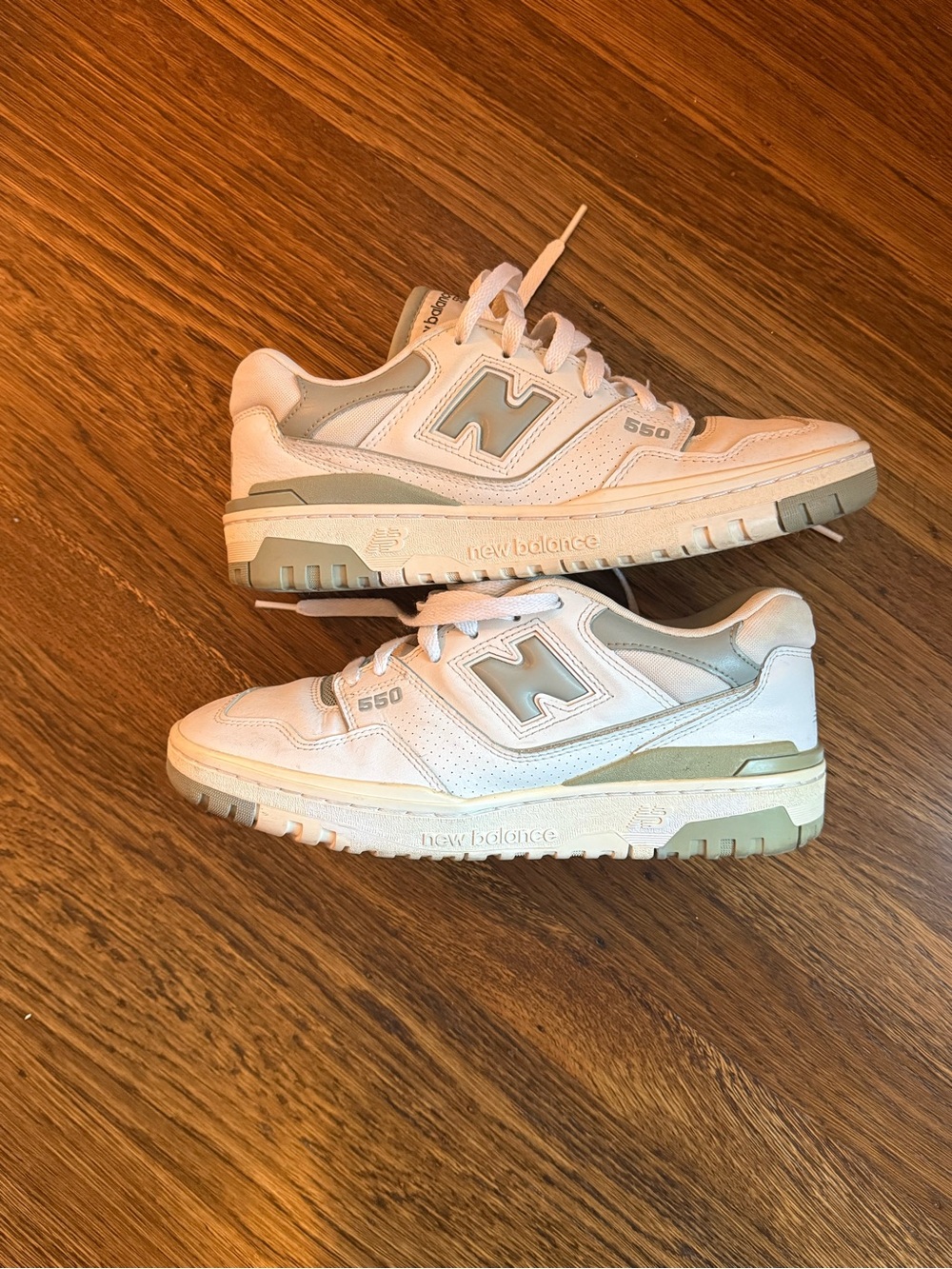New Balance 550 Unisex Sneakers in White and Sage